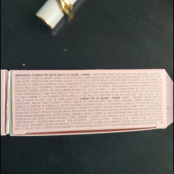 15 Piece Clinique Pop Lip Luxe Set - Picture 5 of 6